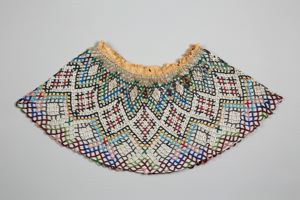 Image: Women's beaded collar